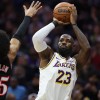 詹姆斯29+7+6末节12分 湖人险胜76人避免连败