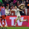 拜仁慕尼黑大胜沃尔夫斯堡：德甲重启，乌龙球纪录之夜
